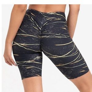 Lici Fit Tiger’s Eye Scrunch Short